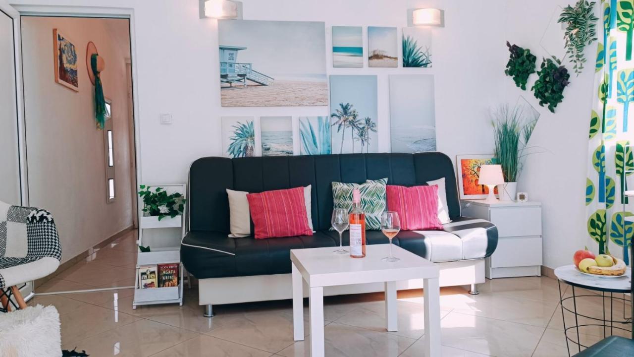 Beach Apartment With Beach Chairs N.1 Utjeha Luaran gambar