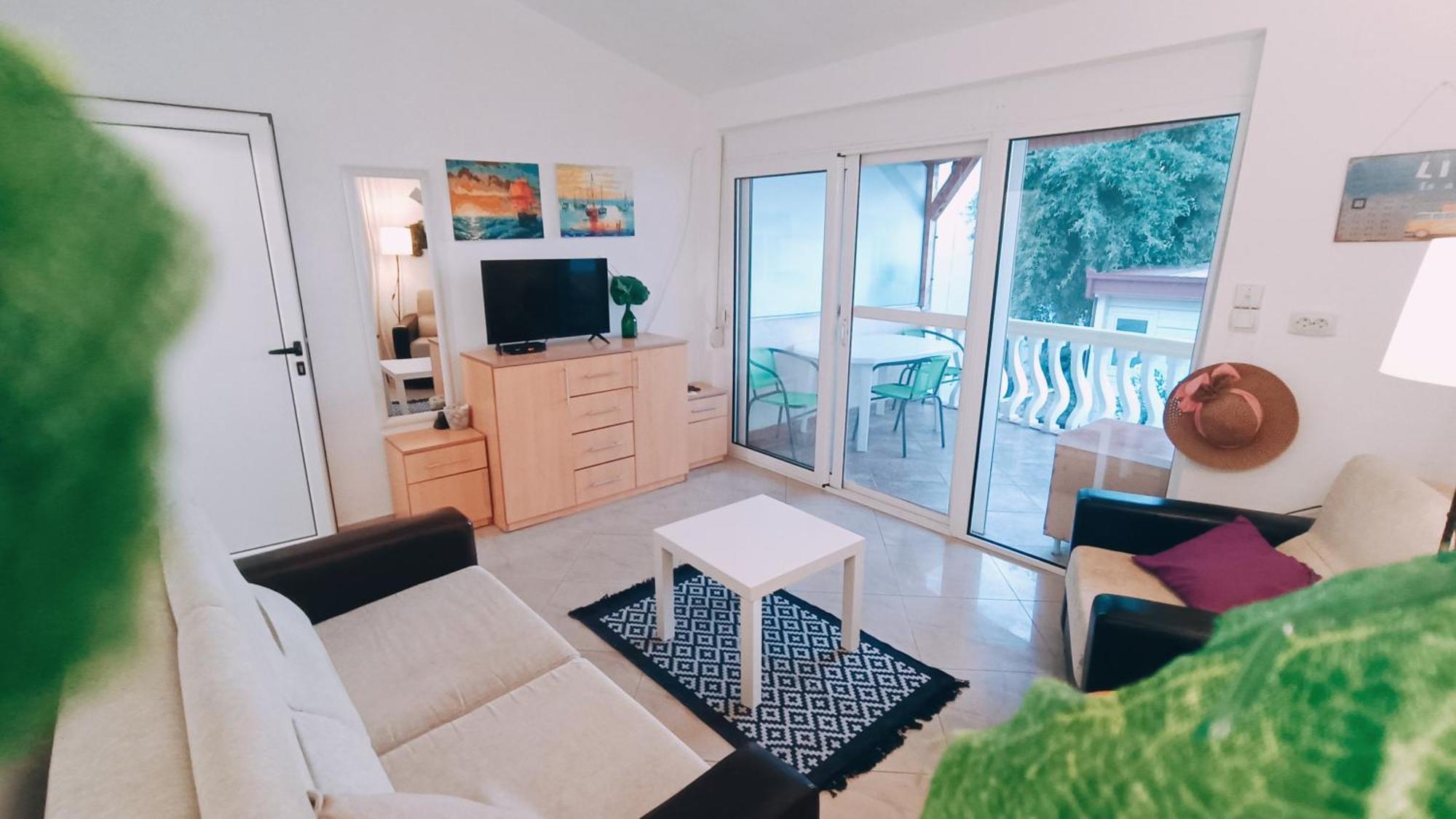 Beach Apartment With Beach Chairs N.1 Utjeha Bilik gambar