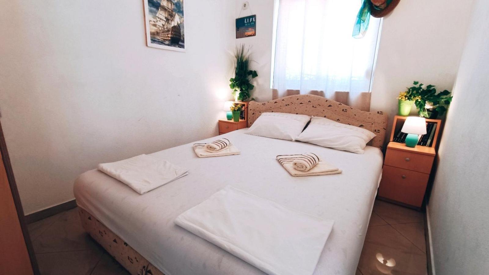 Beach Apartment With Beach Chairs N.1 Utjeha Bilik gambar